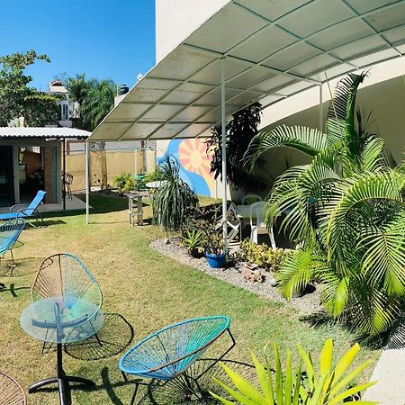 Hostal Bucerias Bagian luar foto
