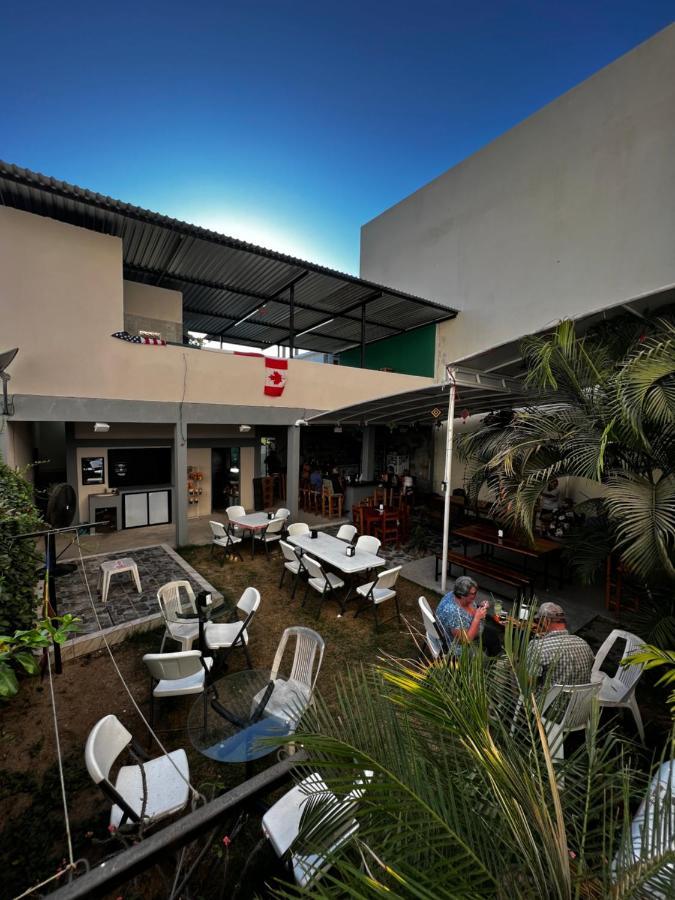 Hostal Bucerias Bagian luar foto
