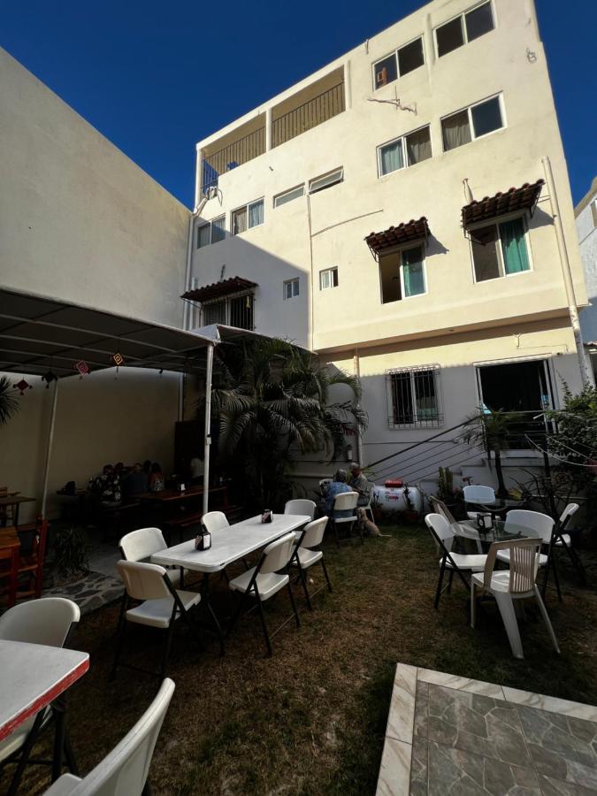 Hostal Bucerias Bagian luar foto